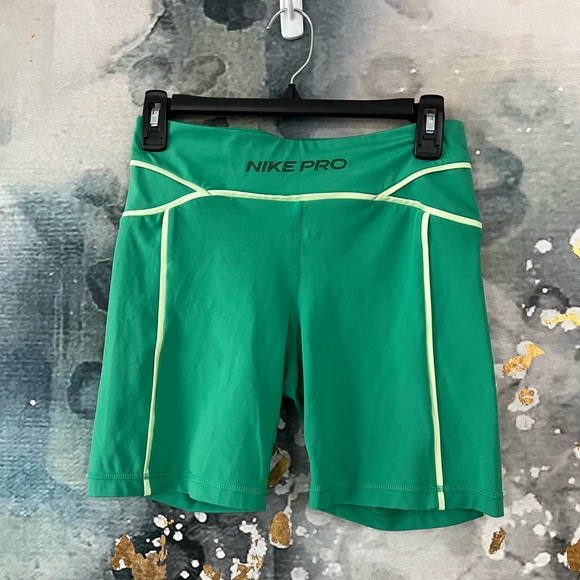 Nike | Pro Green Shorts - Picture 4 of 8